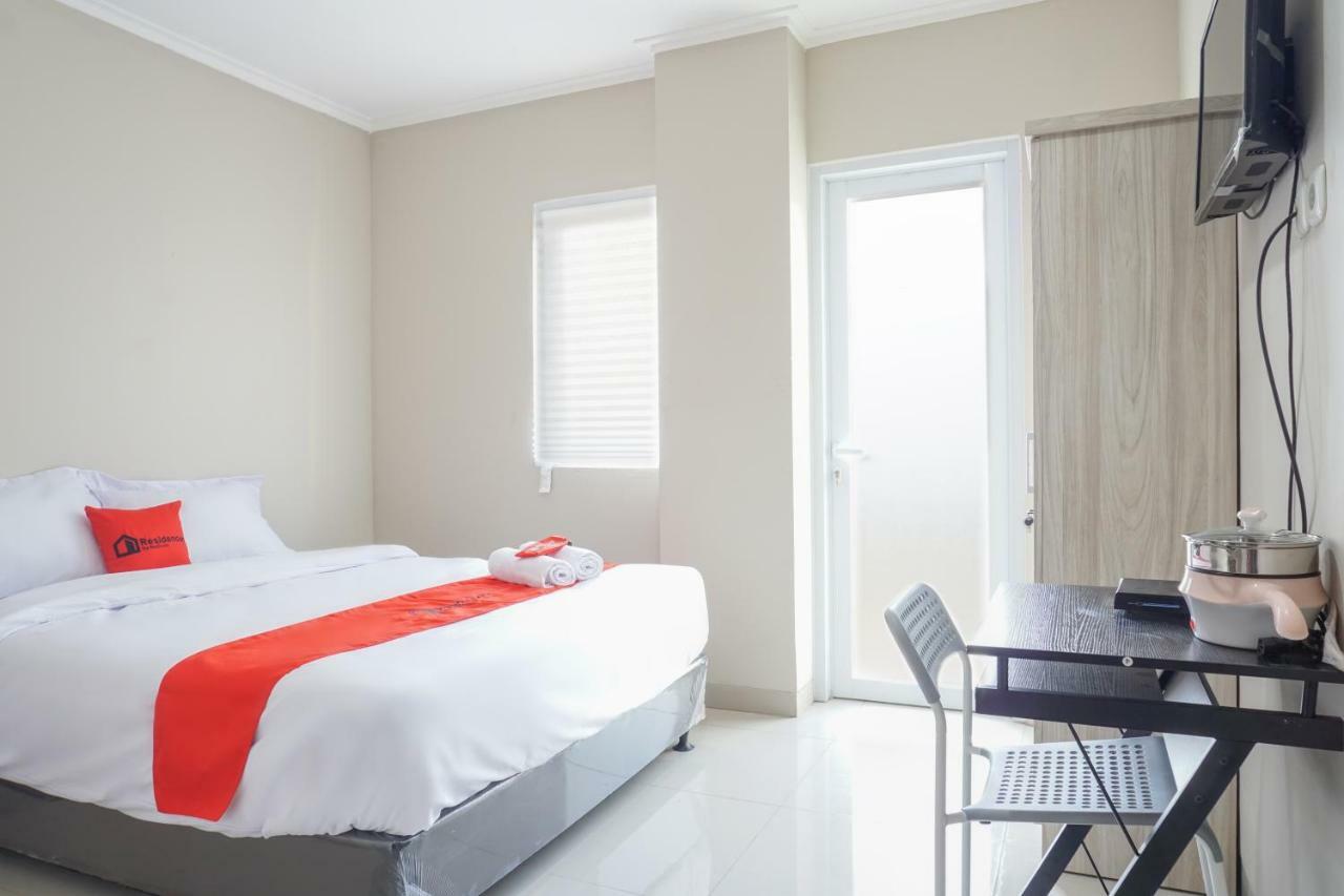 Residences By Reddoorz Near Mt Haryono - Minimum Stay 7 Days Jakarta Exterior photo